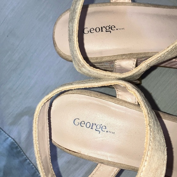 Women’s size 9 Cream Platform Shoes with Chunky Heel - Picture 4 of 14